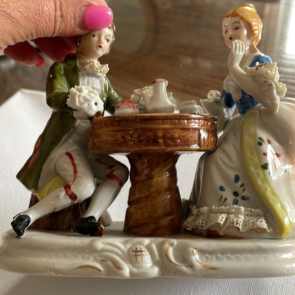 Porcelain statue. - Picture 5 of 6